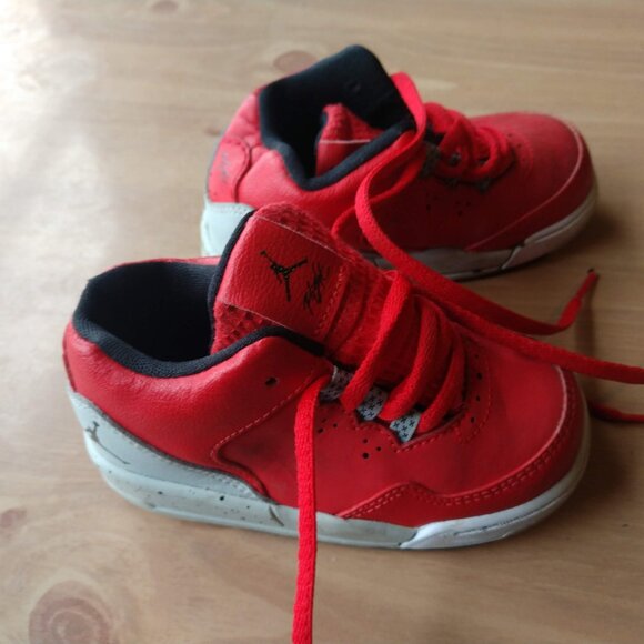 Jordan Flight Origin 2 University Red Black Size 6C Toddler Shoes - Picture 4 of 5